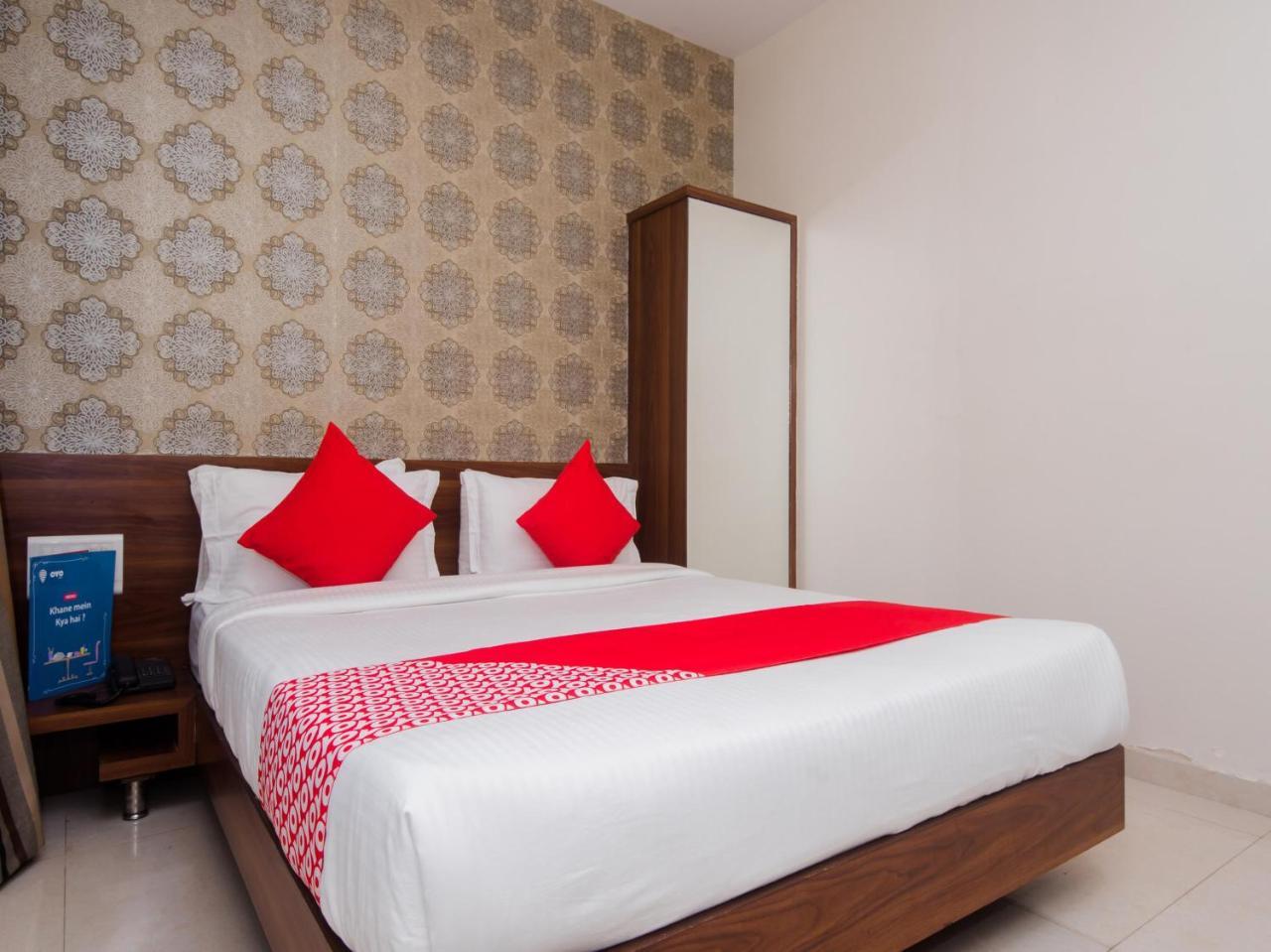 Hotel Park Inn 瓦塞 外观 照片